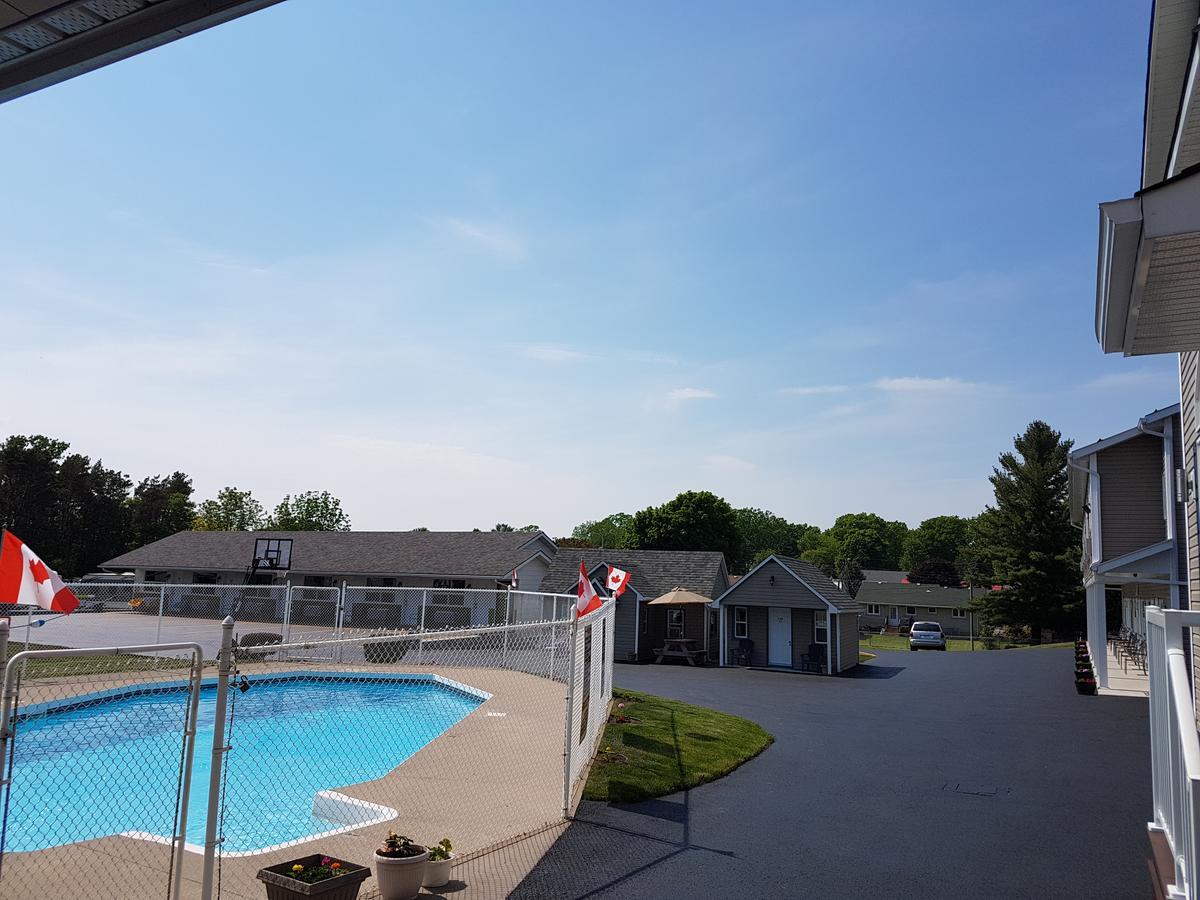 Fox Motor Inn Greater Napanee Exterior foto